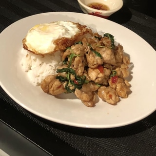 タイ食堂風^ - ^パッガパオガイとカイダーオ♪